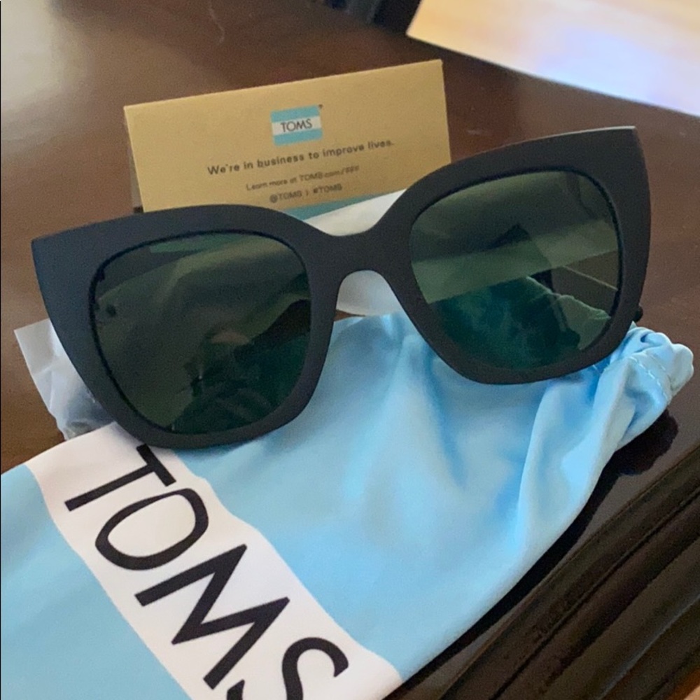 TOMS Sydney Sunglasses.